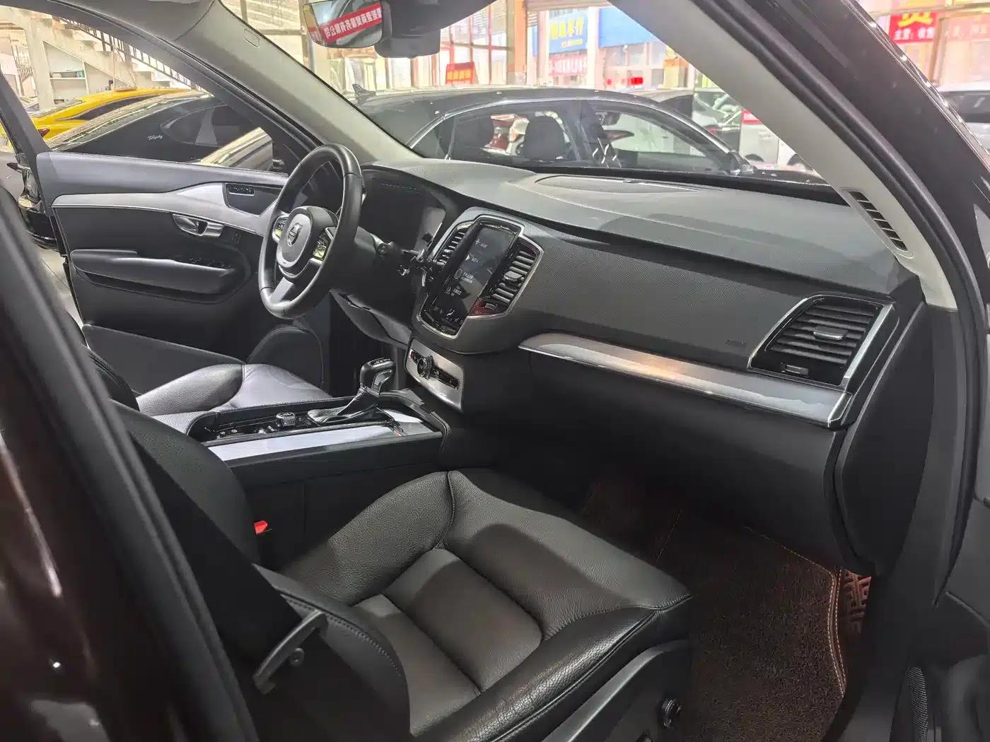 2018 Volvo XC90 T6 Smart Edition 5-seater — миниатюра 12