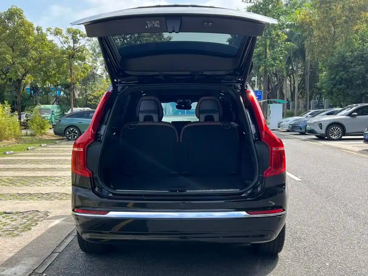 2023 Volvo XC90 B6 Inscription Luxury Edition 7-seater — миниатюра 7