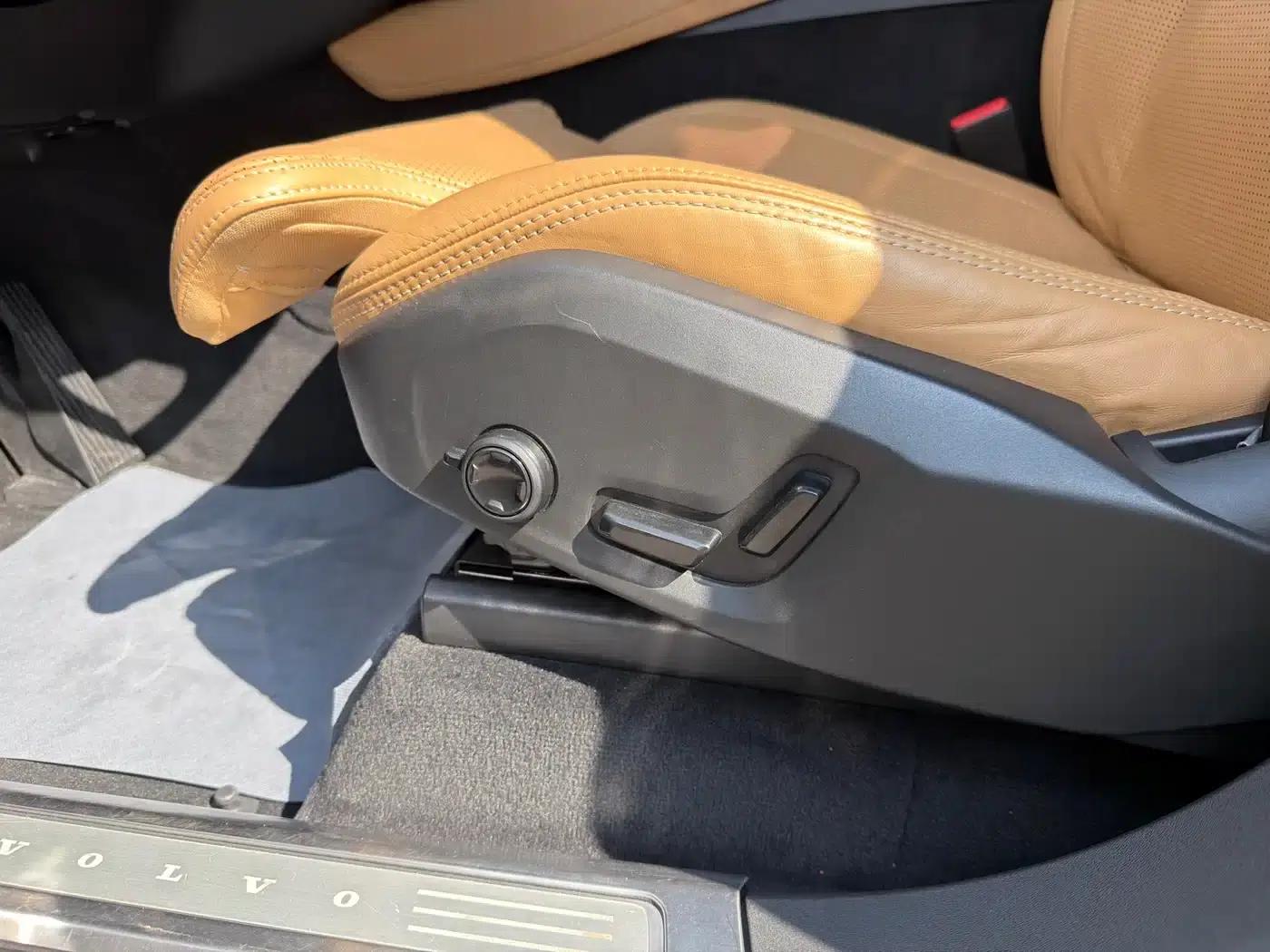 2015 Volvo XC90 T6 Smart Edition 7-seater — миниатюра 18
