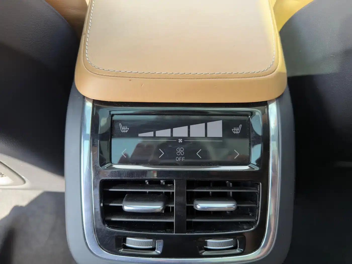 2015 Volvo XC90 T6 Smart Edition 7-seater — миниатюра 24