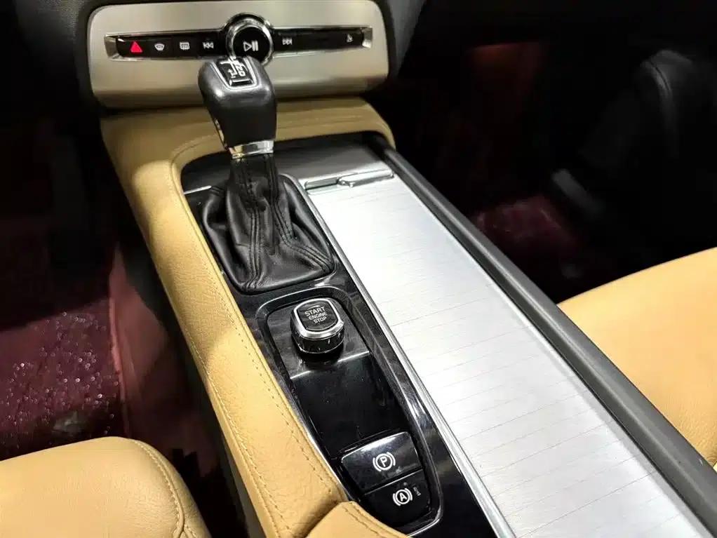 Volvo XC90 2019 T5 Smart Edition 5-seater (China V emission standard) — миниатюра 15