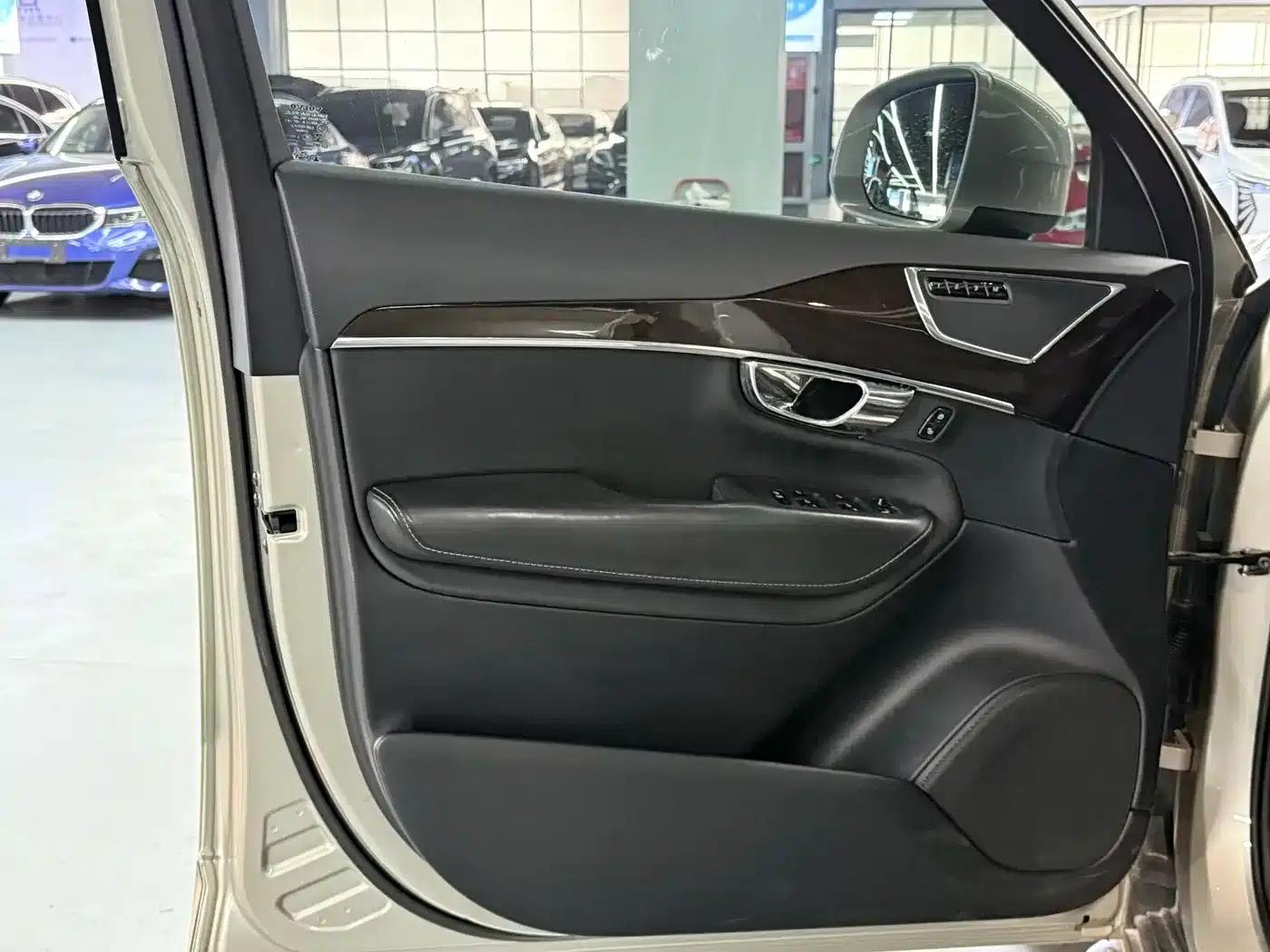 2015 Volvo XC90 T6 Smart Edition 7-seater — миниатюра 11