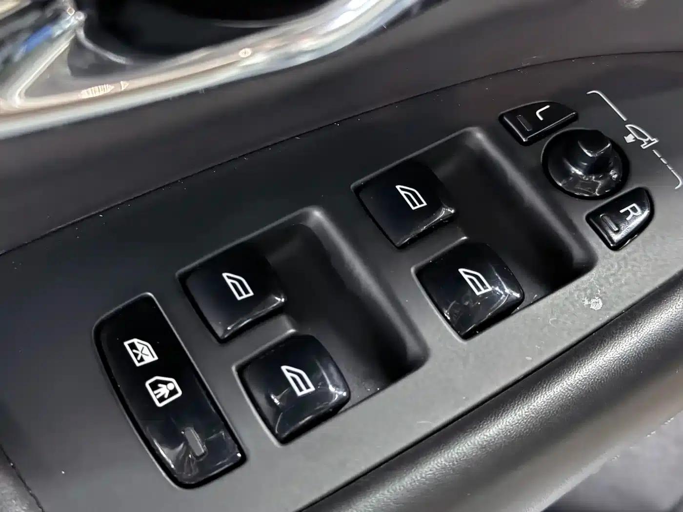 2015 Volvo XC90 T6 Smart Edition 7-seater — миниатюра 12