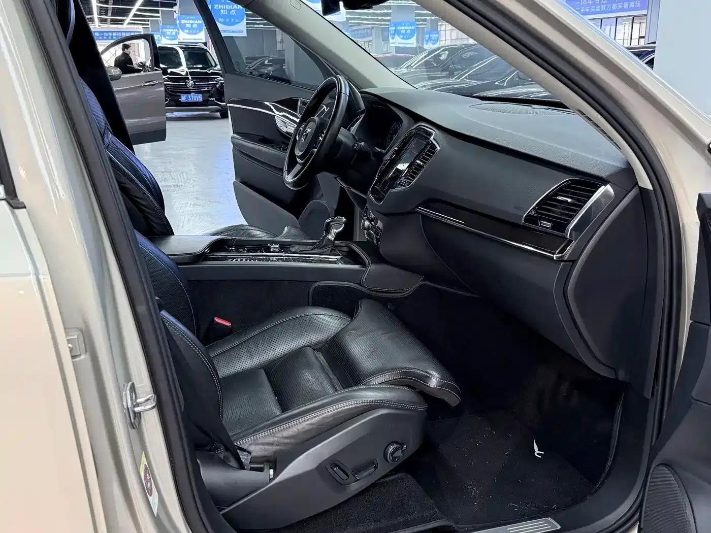 2015 Volvo XC90 T6 Smart Edition 7-seater — миниатюра 19
