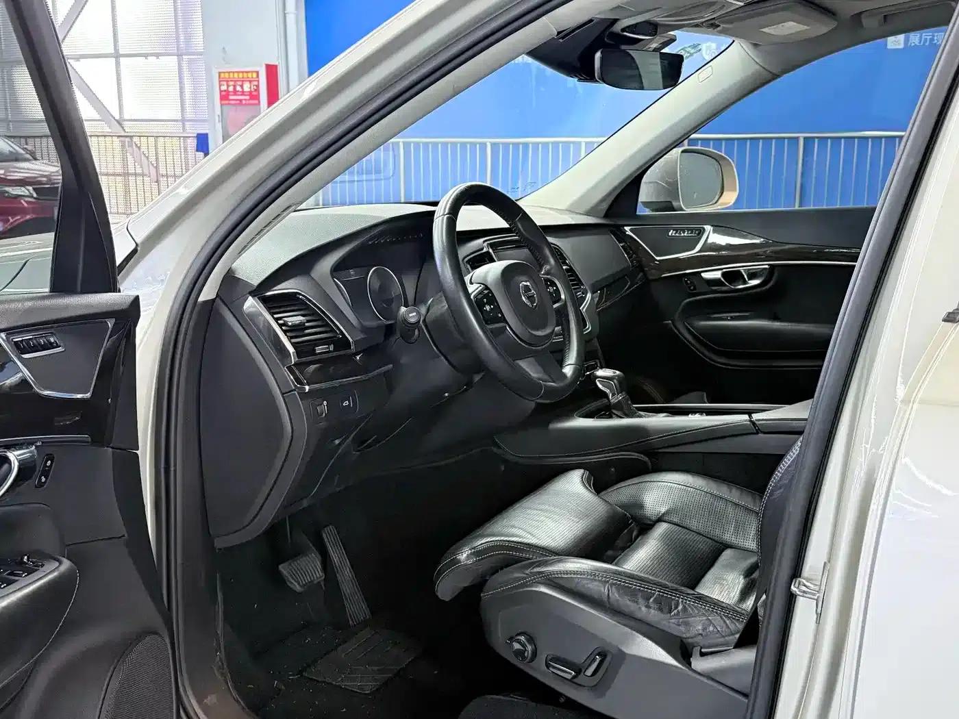2015 Volvo XC90 T6 Smart Edition 7-seater — миниатюра 4