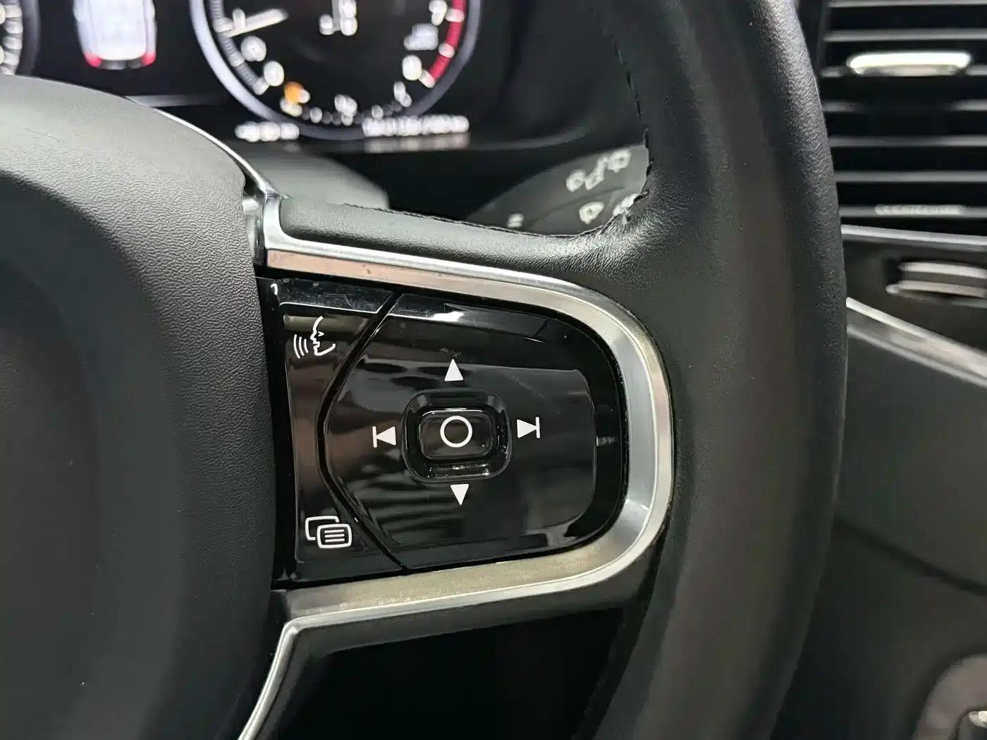 2015 Volvo XC90 T6 Smart Edition 7-seater — миниатюра 8