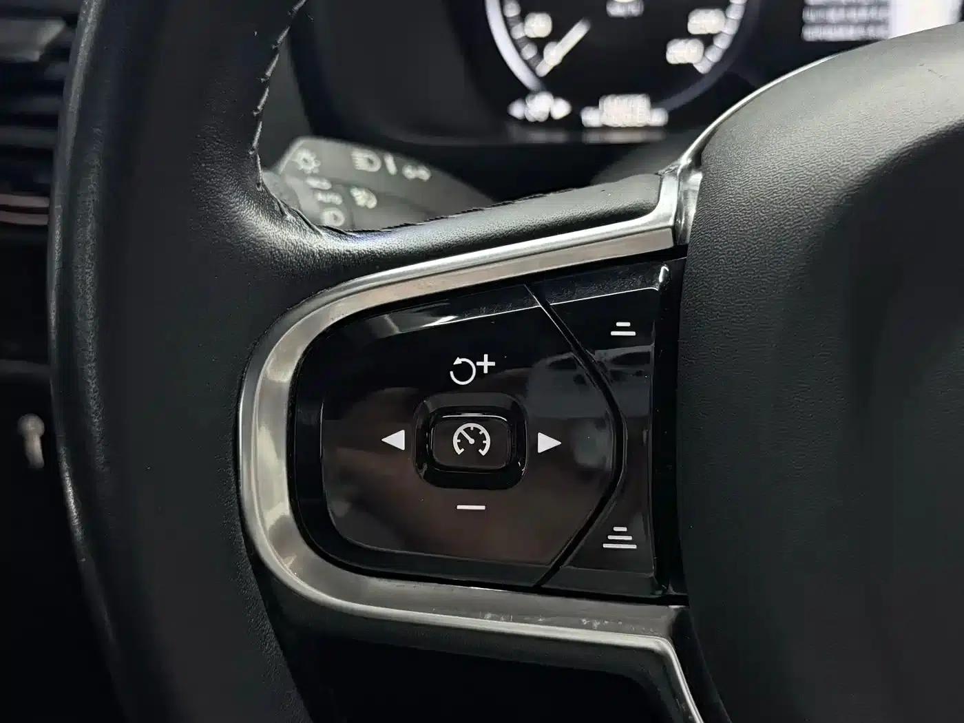 2015 Volvo XC90 T6 Smart Edition 7-seater — миниатюра 9