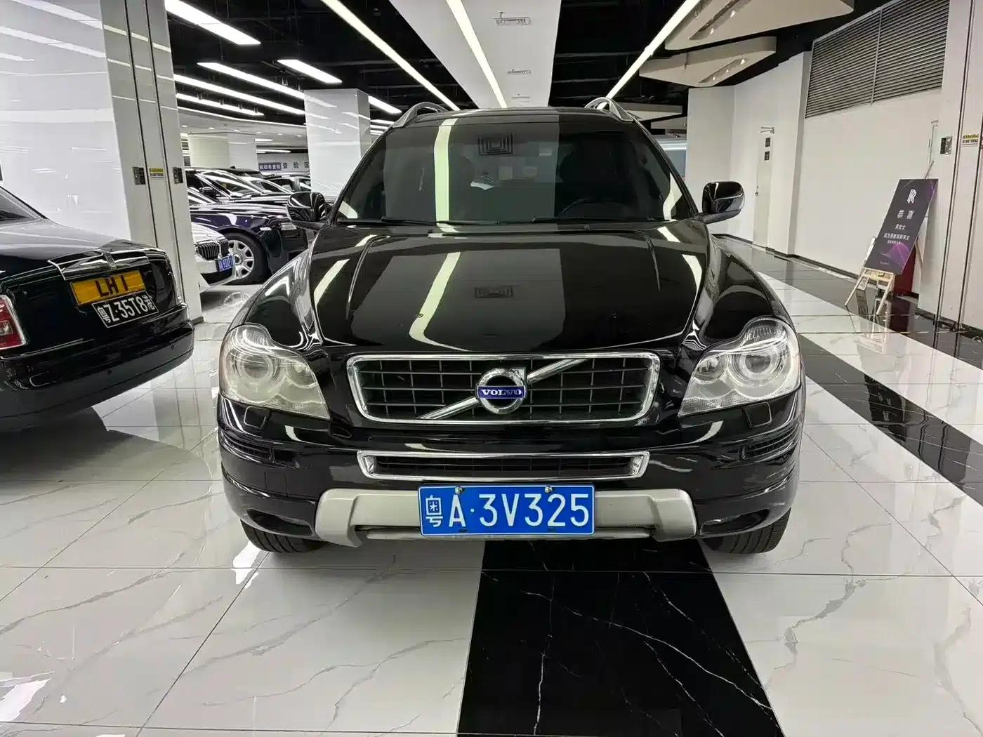 2013 Volvo XC90 2.5T T5 Luxury Edition — миниатюра 1