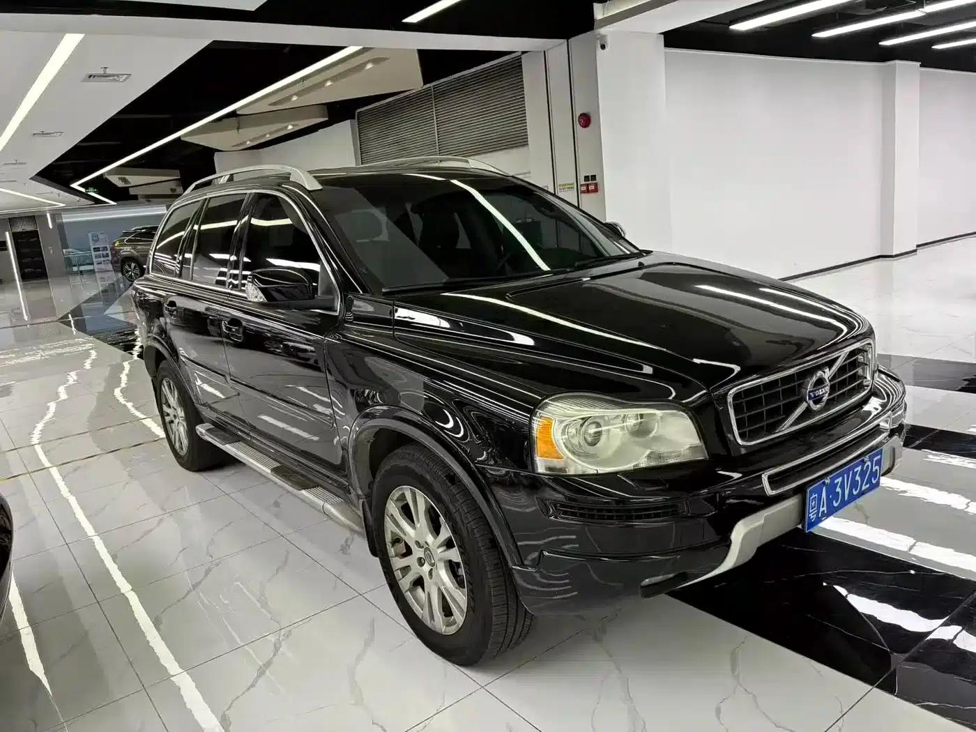 2013 Volvo XC90 2.5T T5 Luxury Edition — миниатюра 3