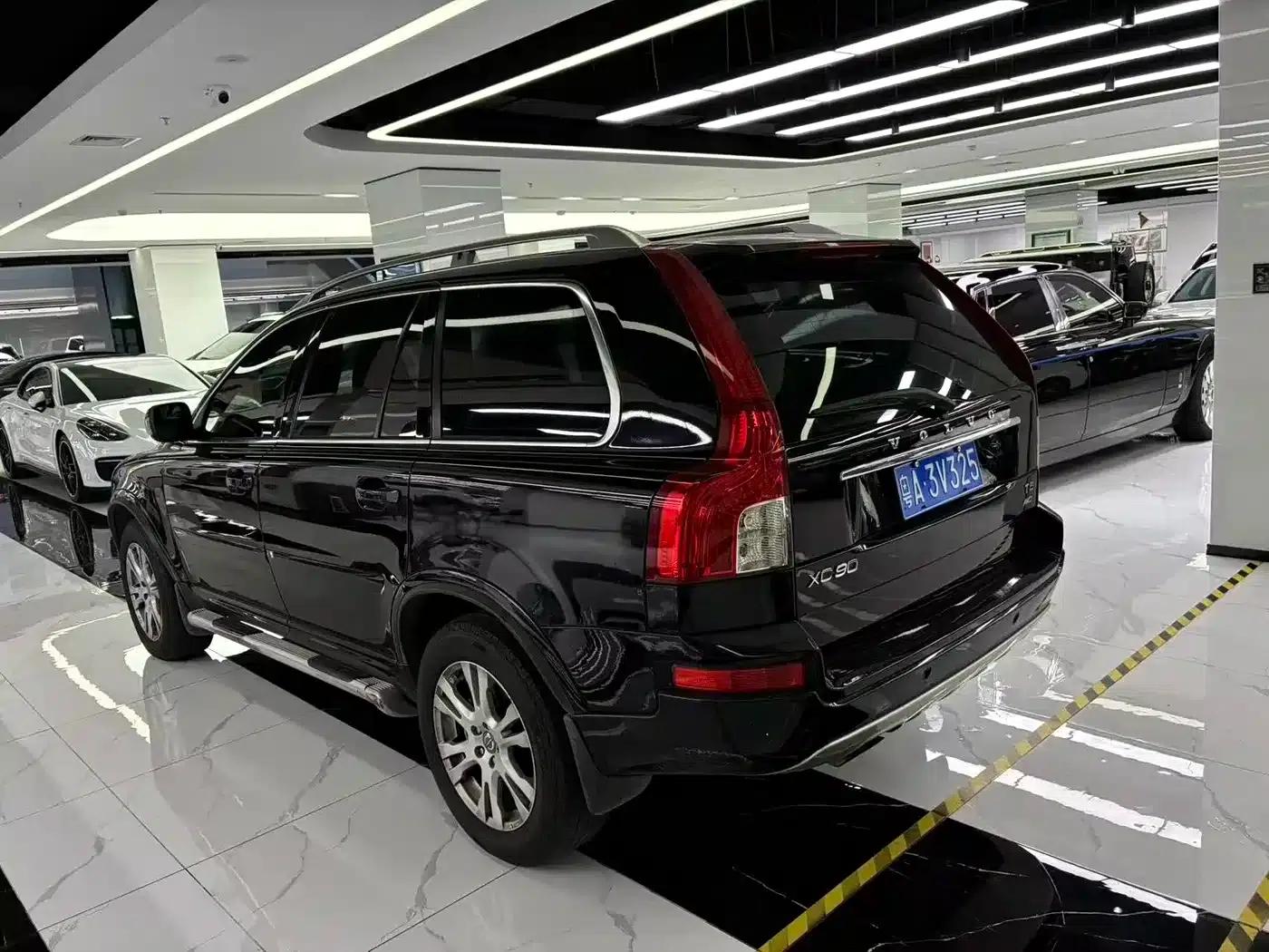 2013 Volvo XC90 2.5T T5 Luxury Edition — миниатюра 4