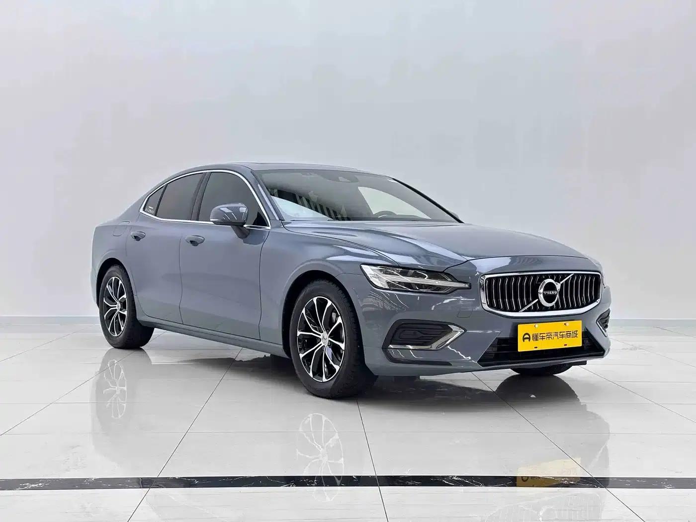 2022 Volvo S60 B4 Smart Luxury Edition — миниатюра 3