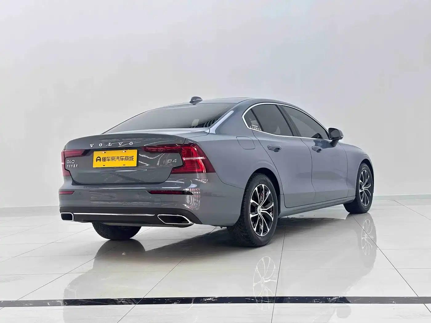 2022 Volvo S60 B4 Smart Luxury Edition — миниатюра 5