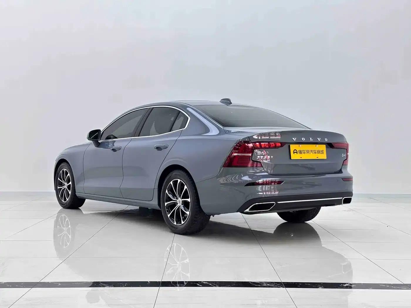 2022 Volvo S60 B4 Smart Luxury Edition — миниатюра 7