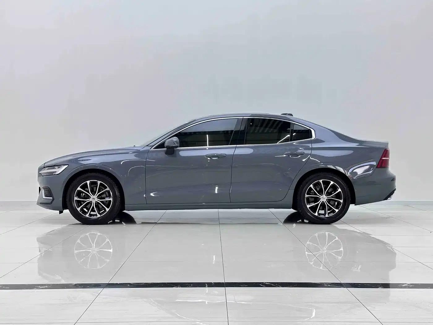 2022 Volvo S60 B4 Smart Luxury Edition — миниатюра 8