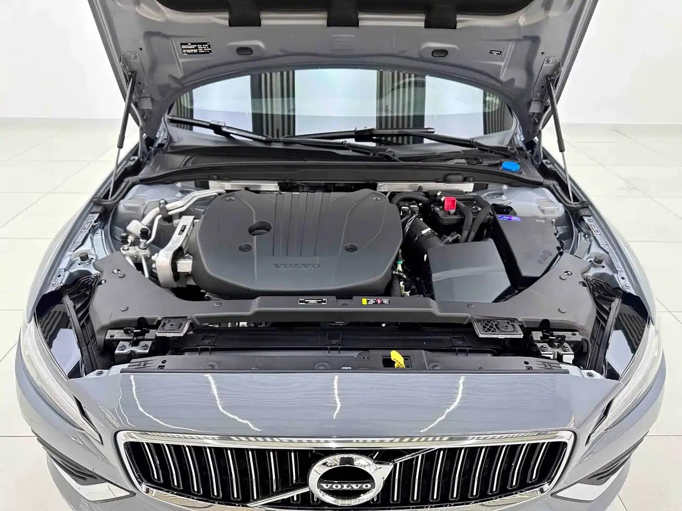 2022 Volvo S60 B4 Smart Luxury Edition — миниатюра 9