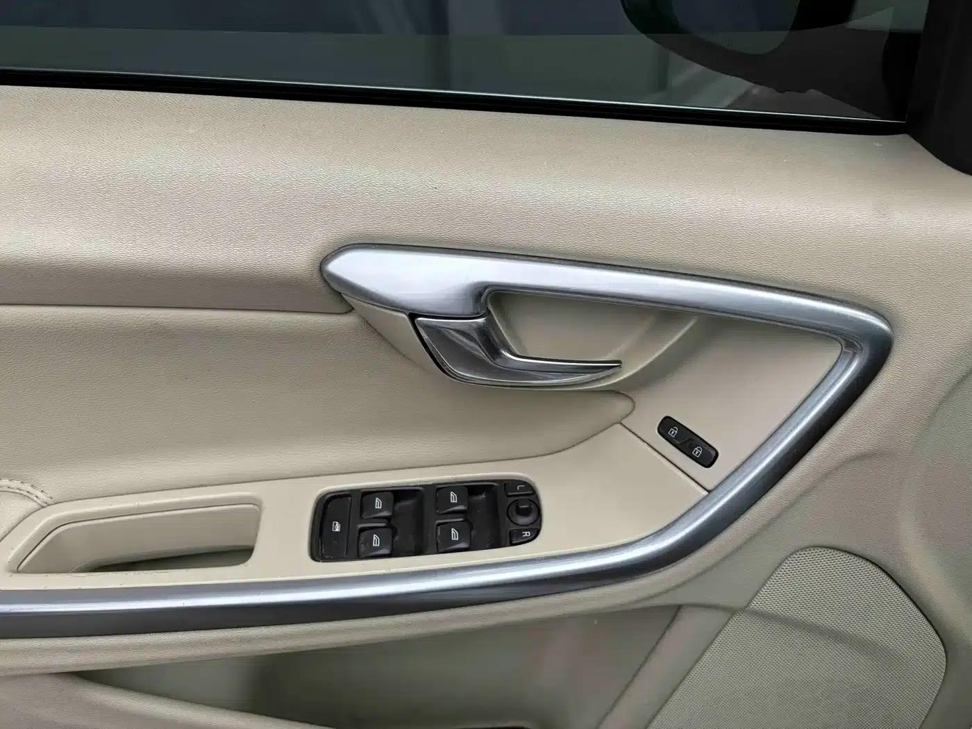 2014 Volvo S60 S60L 2.0T Smart Edition — миниатюра 11
