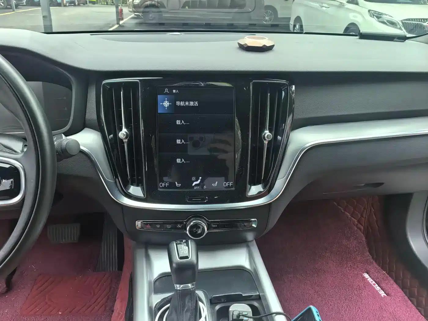 2020 Volvo S60 T4 Inscription Luxury Edition — миниатюра 12