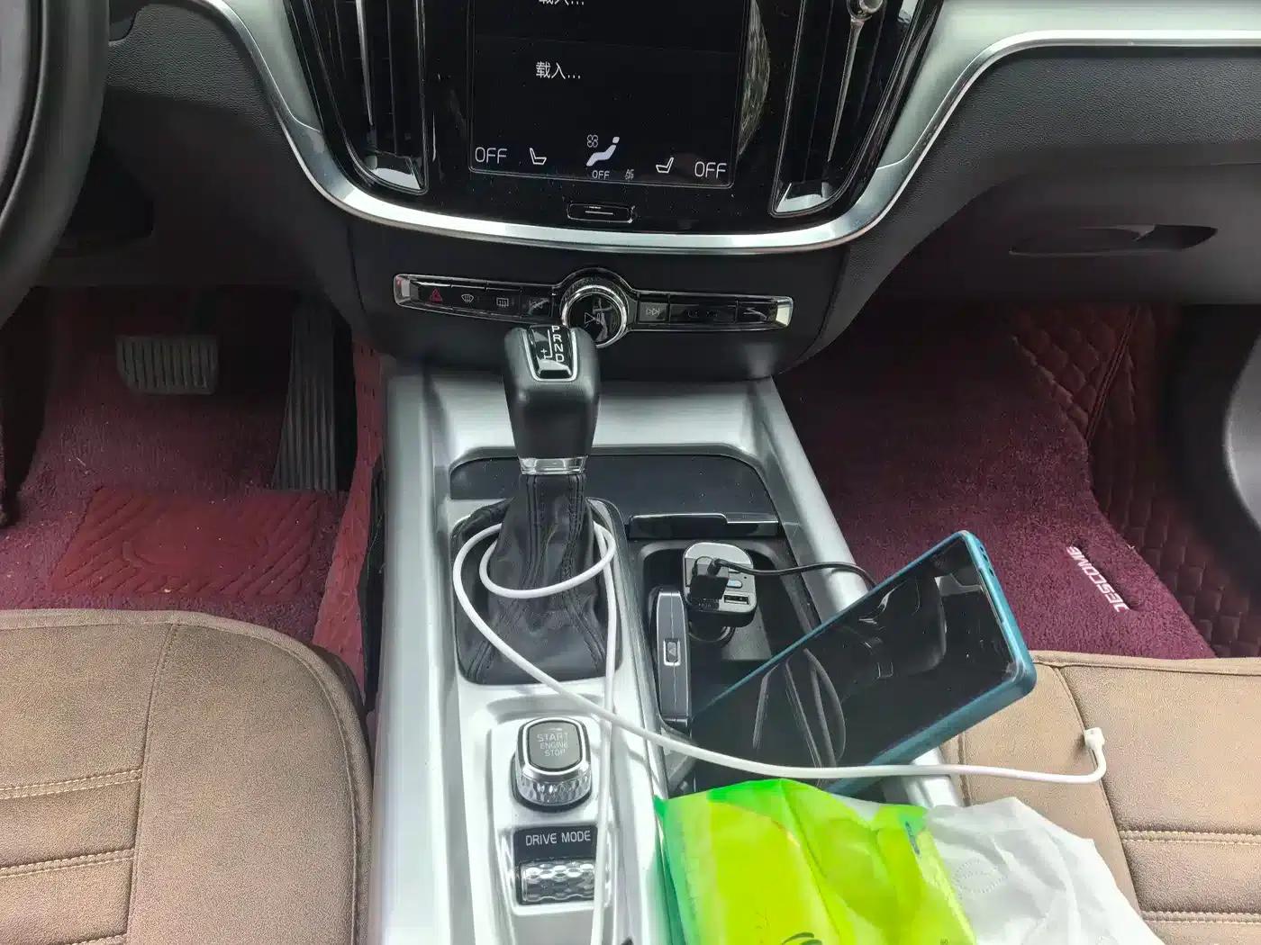 2020 Volvo S60 T4 Inscription Luxury Edition — миниатюра 13