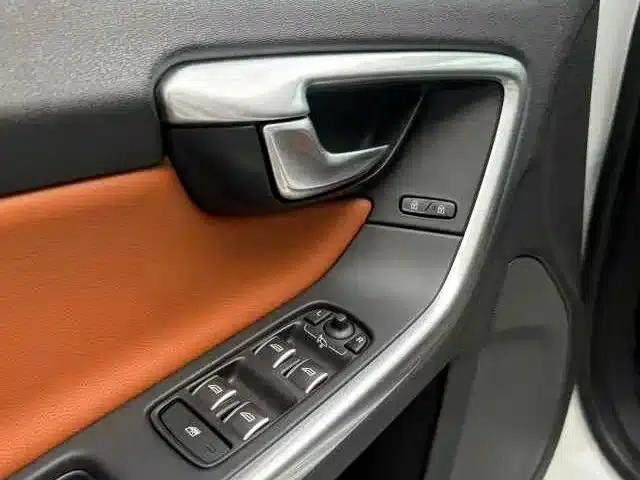 2019 Volvo S60L T5 Smart Edition — миниатюра 10