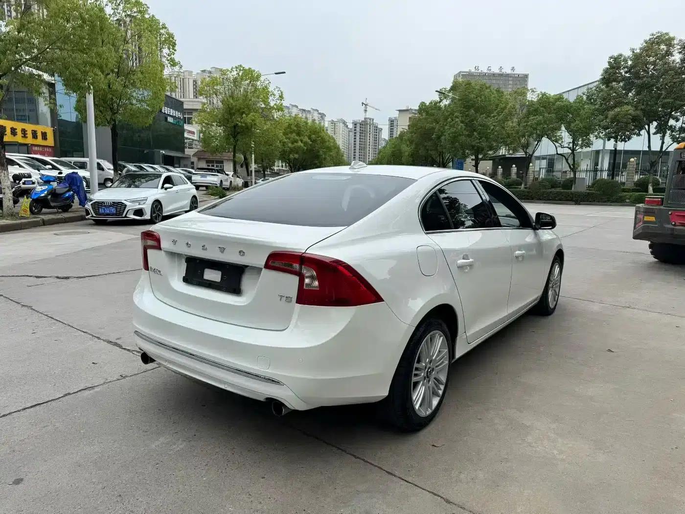 2019 Volvo S60 S60L Facelift T5 Smart Advanced Edition — миниатюра 9