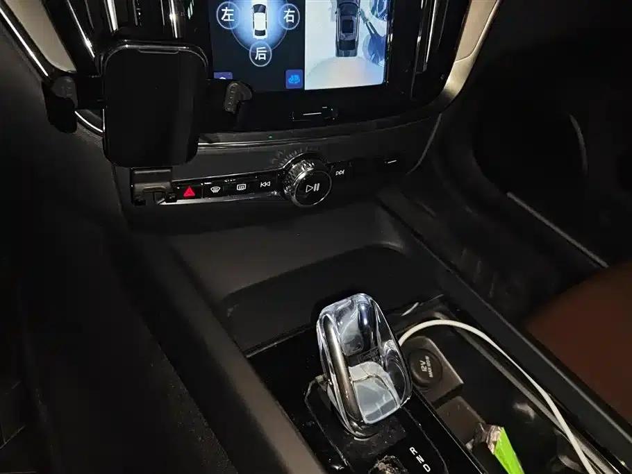 2024 Volvo S60 B4 Smart Luxury Edition — миниатюра 16