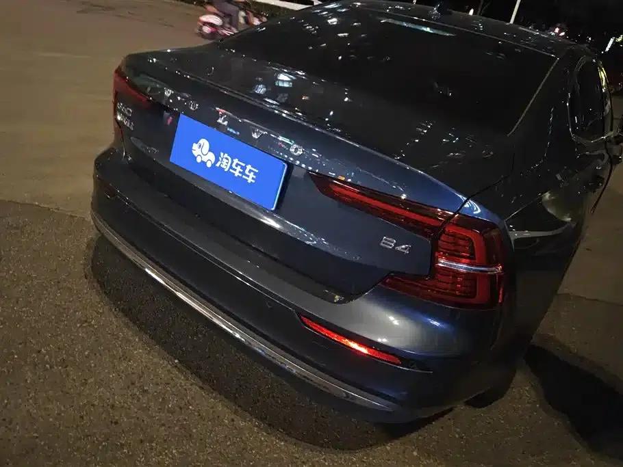 2024 Volvo S60 B4 Smart Luxury Edition — миниатюра 3