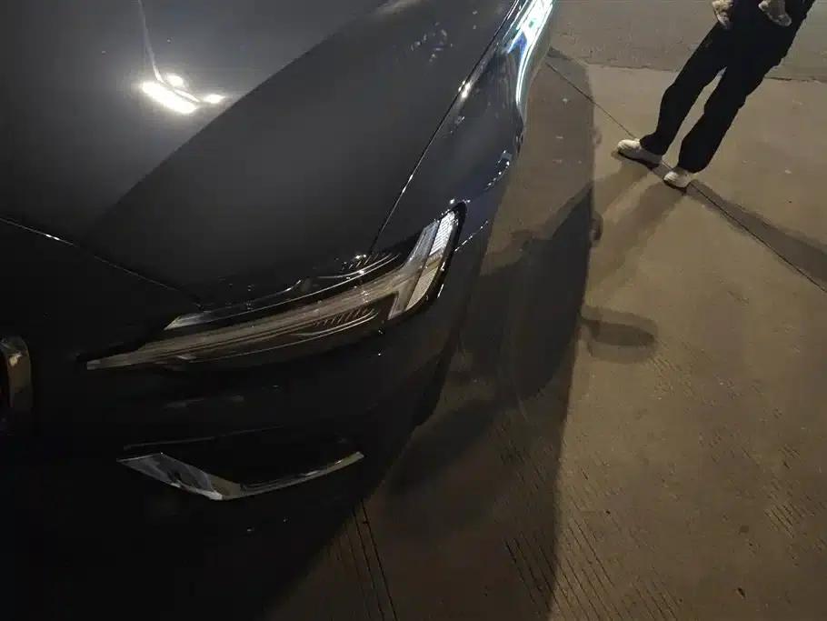 2024 Volvo S60 B4 Smart Luxury Edition — миниатюра 5