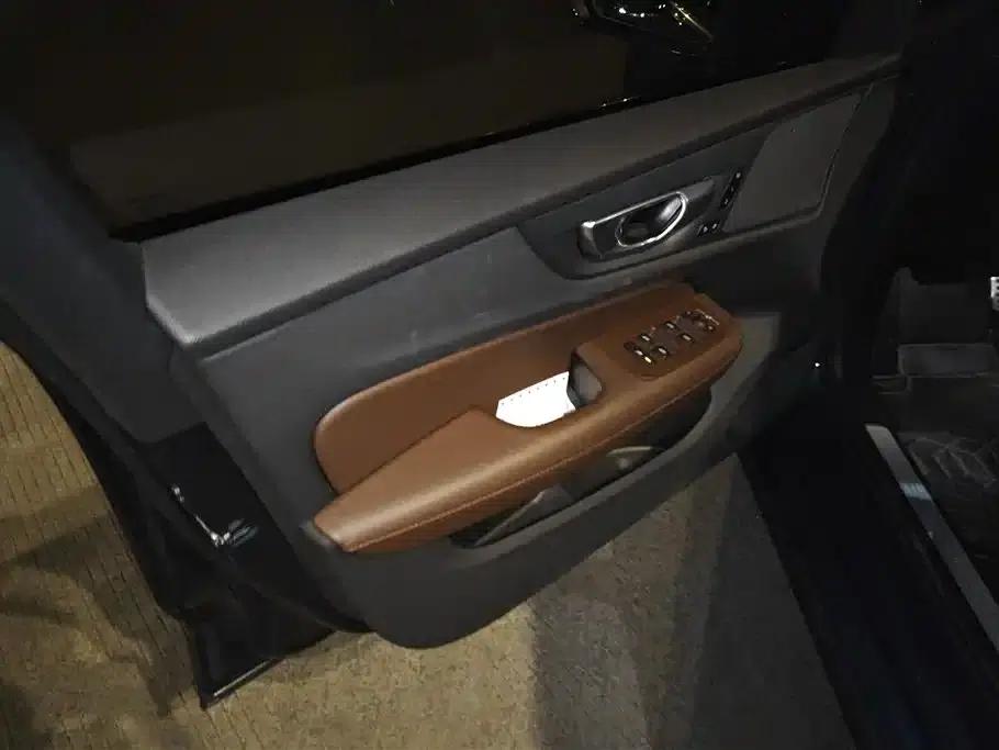 2024 Volvo S60 B4 Smart Luxury Edition — миниатюра 7