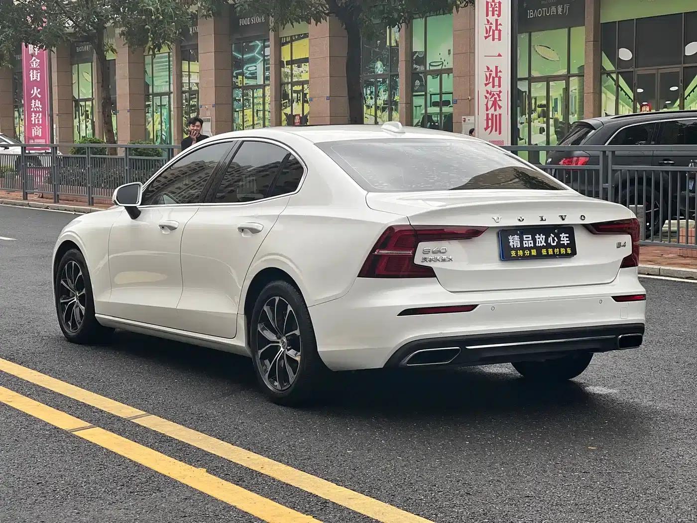 2022 Volvo S60 B4 Smart Luxury Edition — миниатюра 4