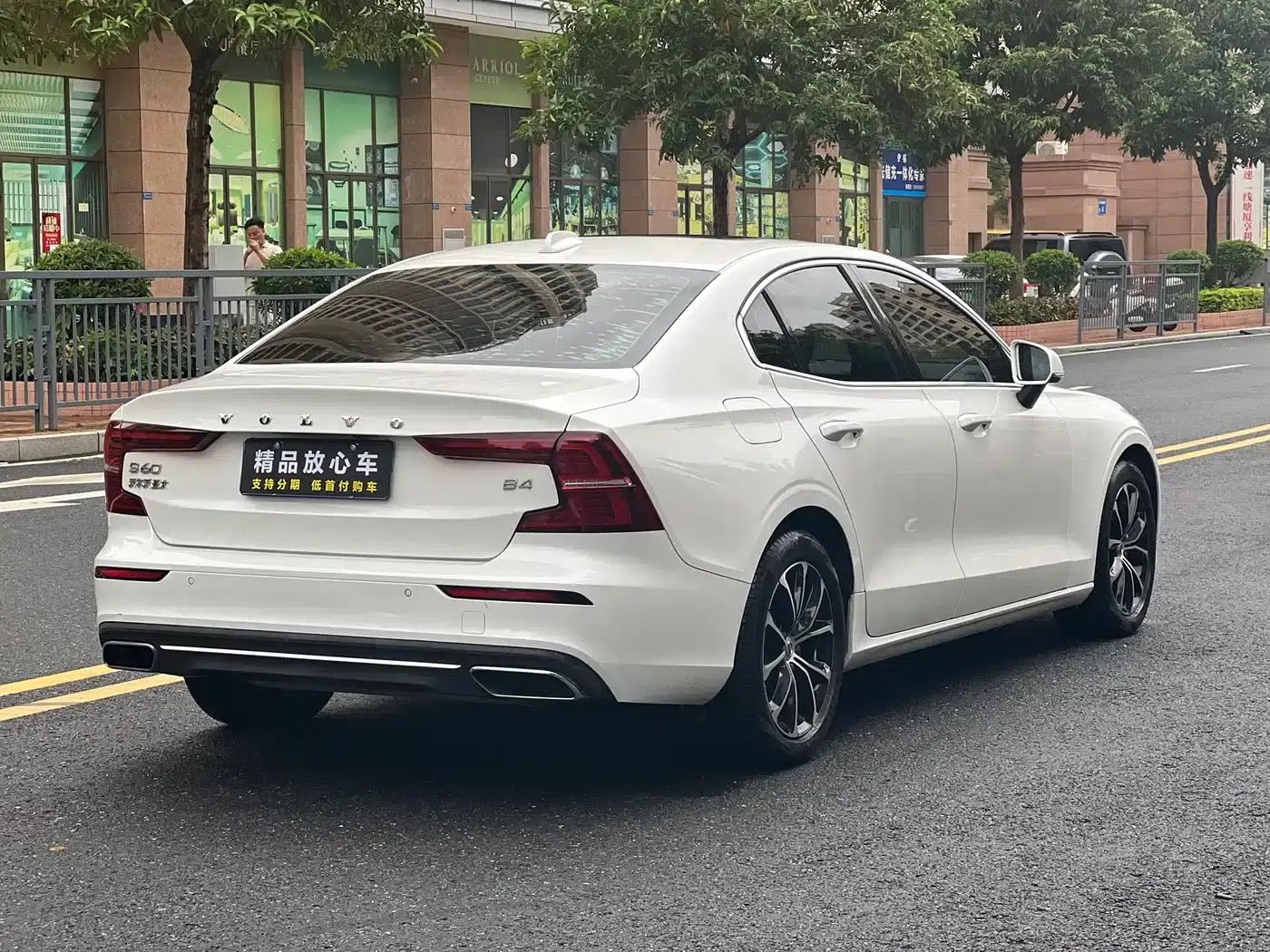 2022 Volvo S60 B4 Smart Luxury Edition — миниатюра 6