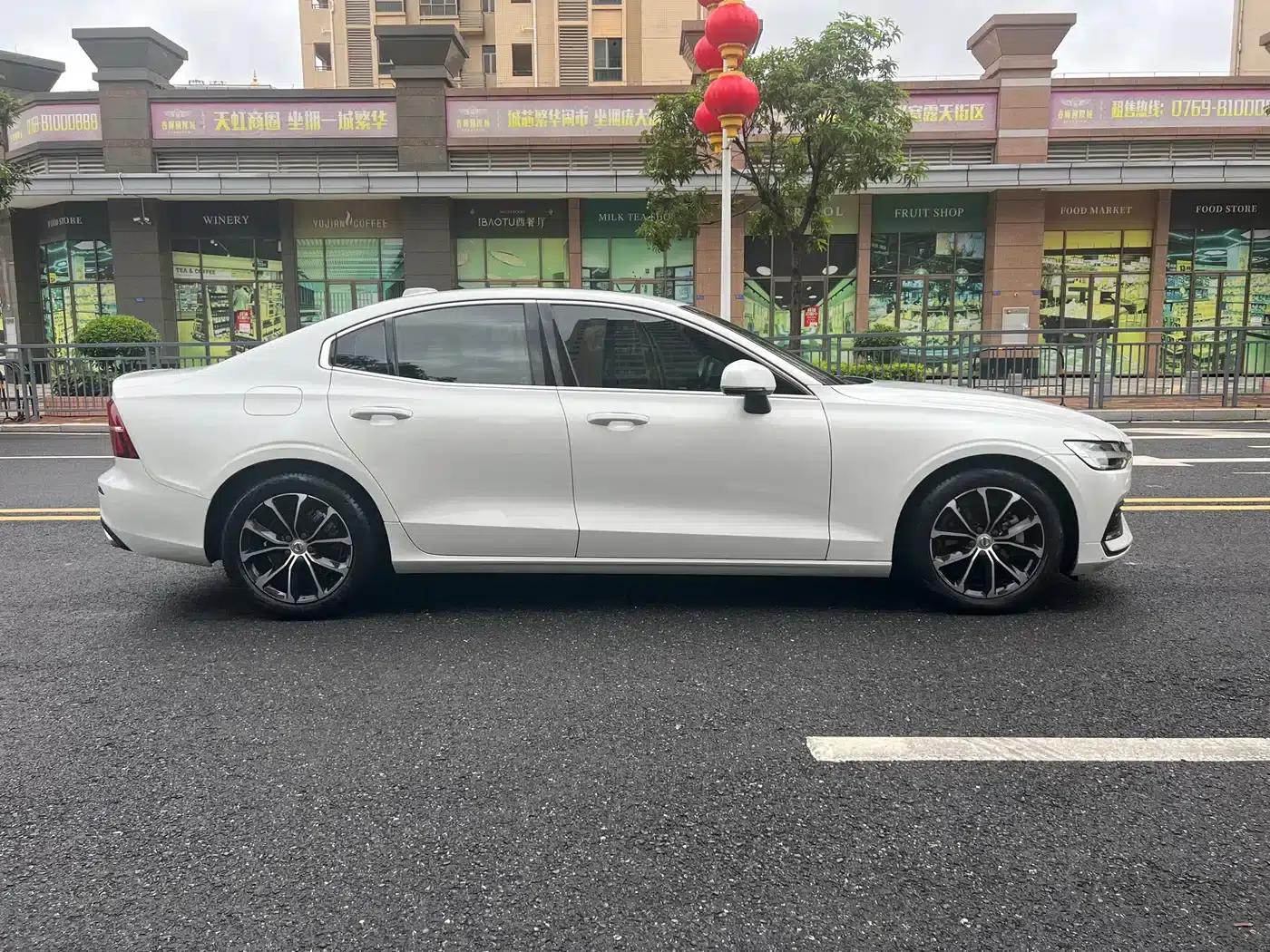2022 Volvo S60 B4 Smart Luxury Edition — миниатюра 7
