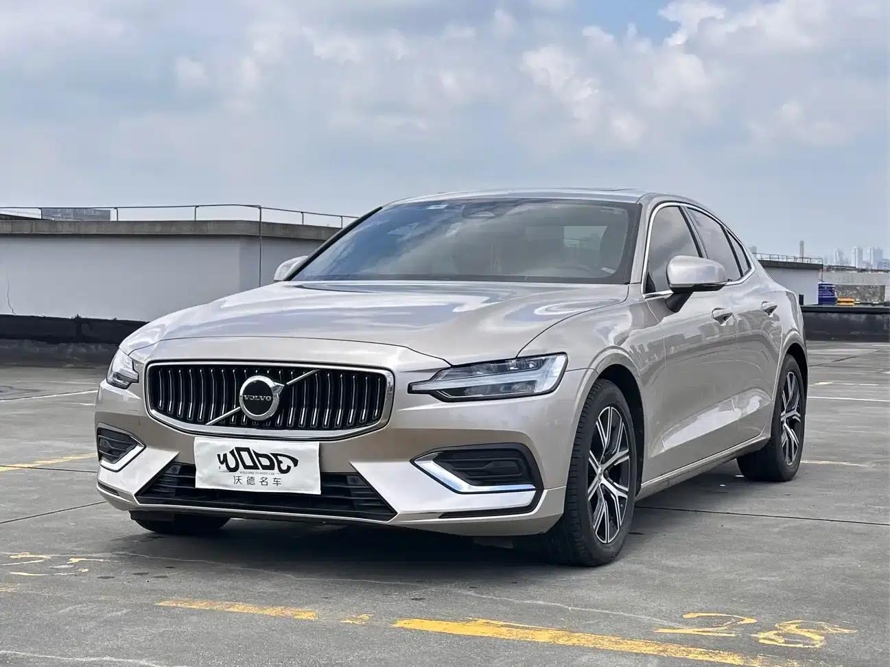 2024 Volvo S60 B4 Smart Luxury Edition — миниатюра 1