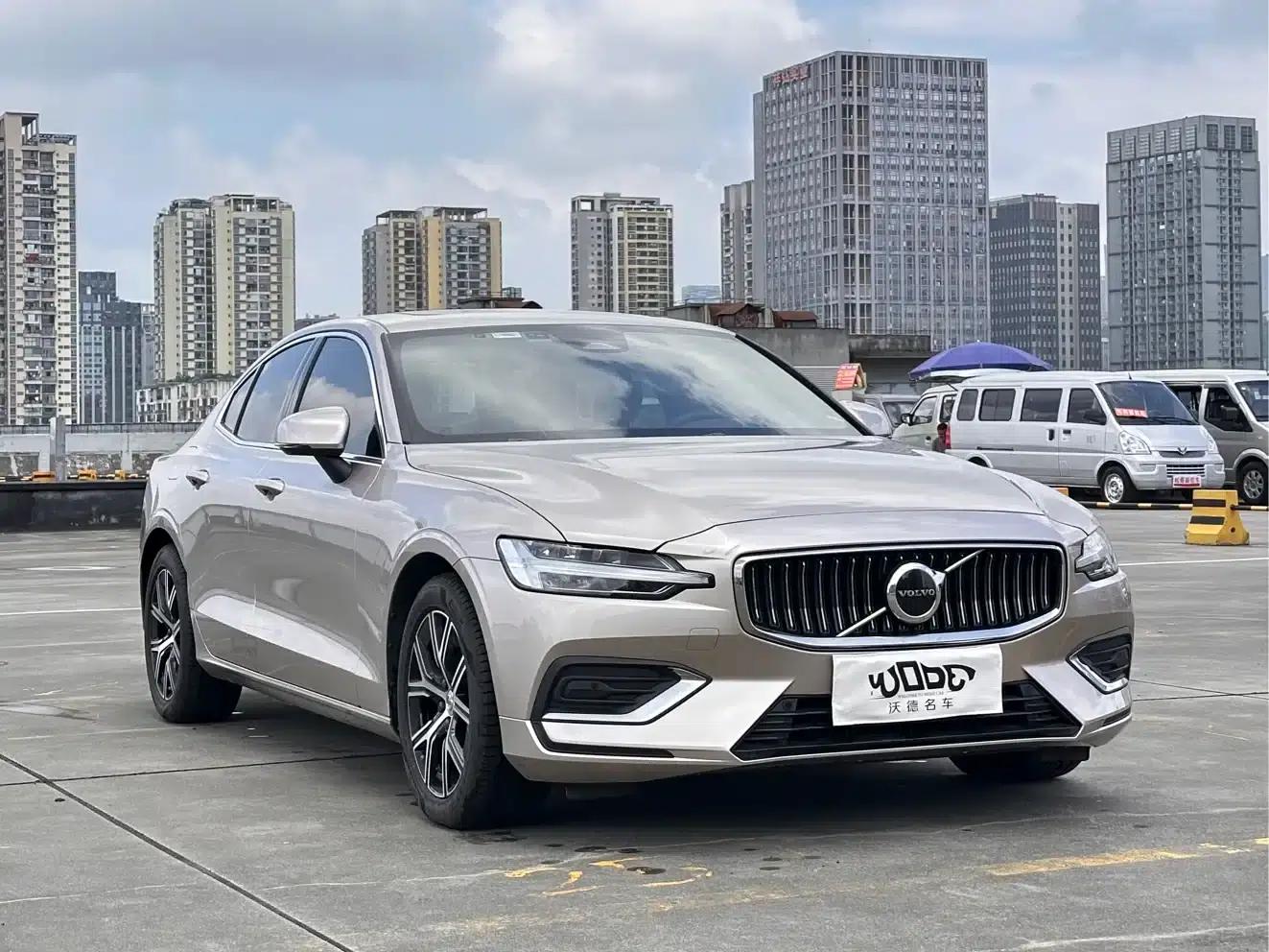 2024 Volvo S60 B4 Smart Luxury Edition — миниатюра 2