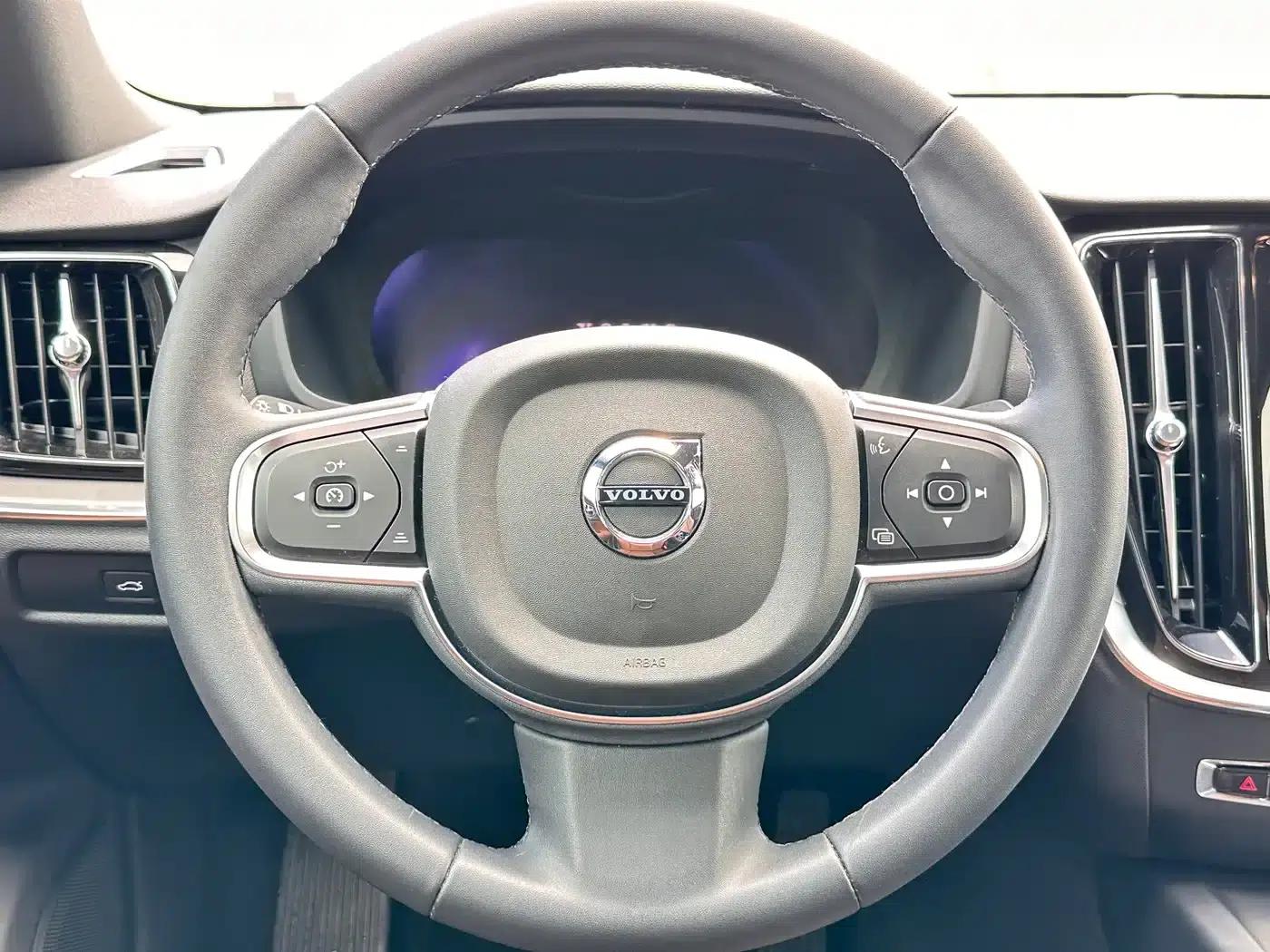 2024 Volvo S60 B4 Smart Luxury Edition — миниатюра 12