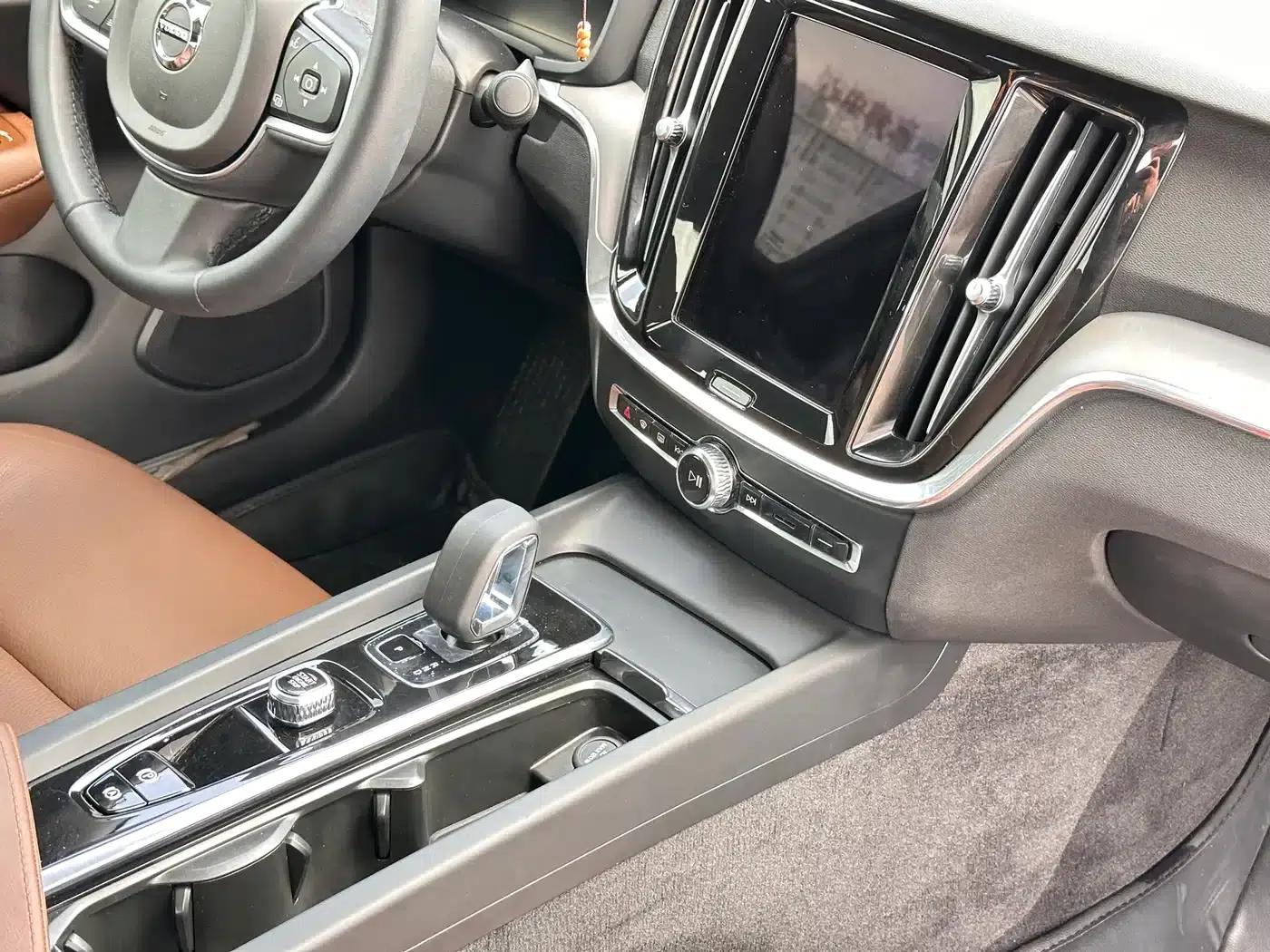 2024 Volvo S60 B4 Smart Luxury Edition — миниатюра 14