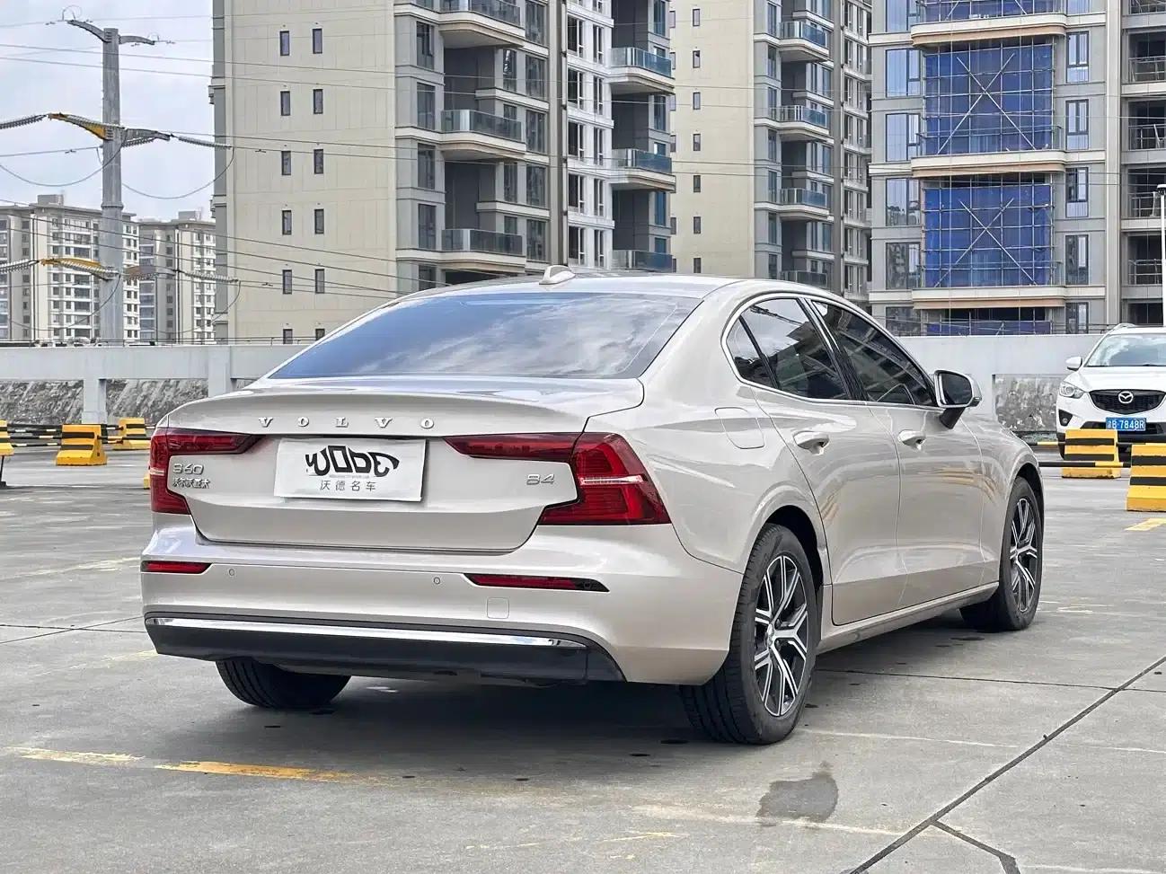 2024 Volvo S60 B4 Smart Luxury Edition — миниатюра 6