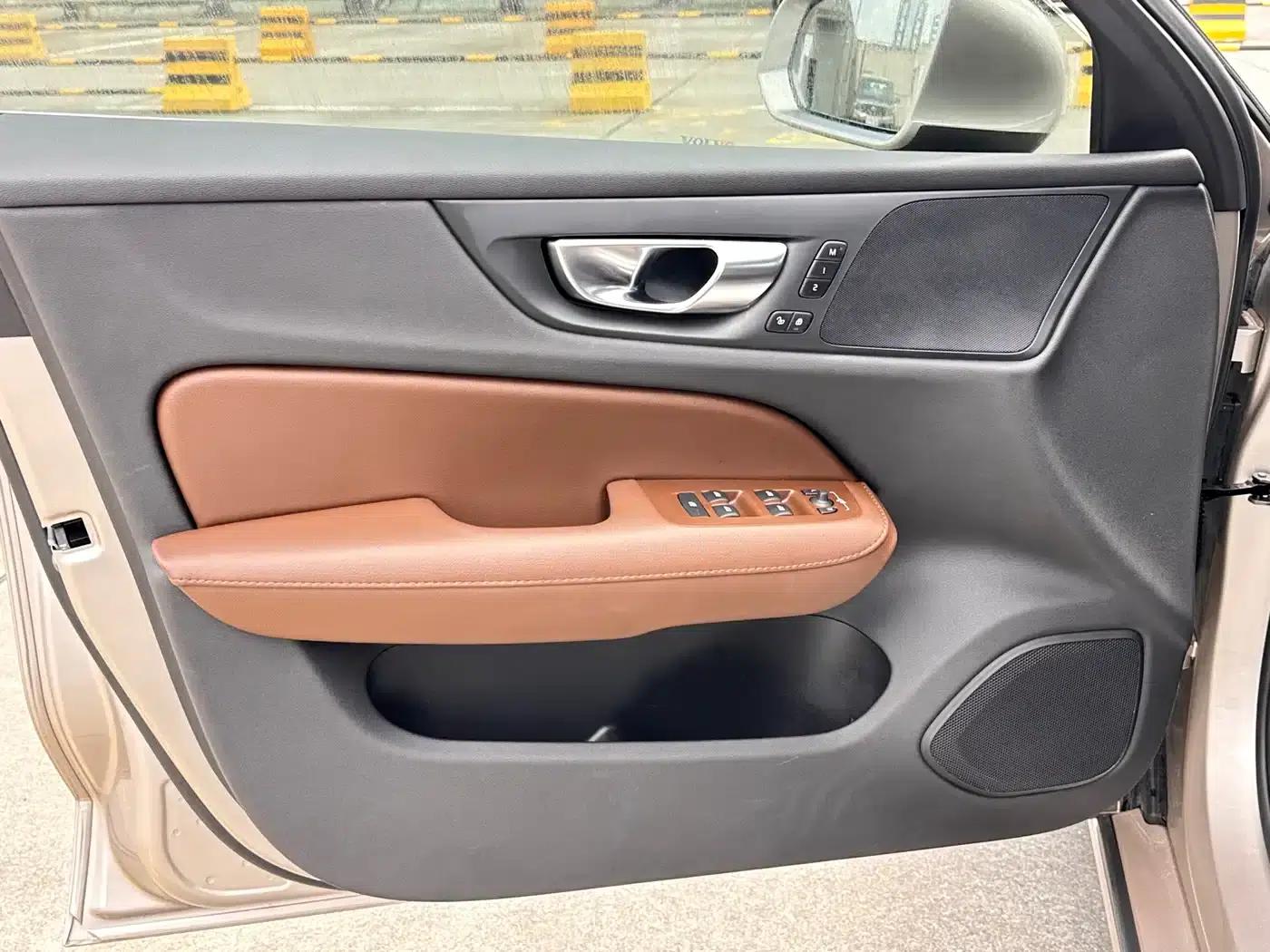 2024 Volvo S60 B4 Smart Luxury Edition — миниатюра 9