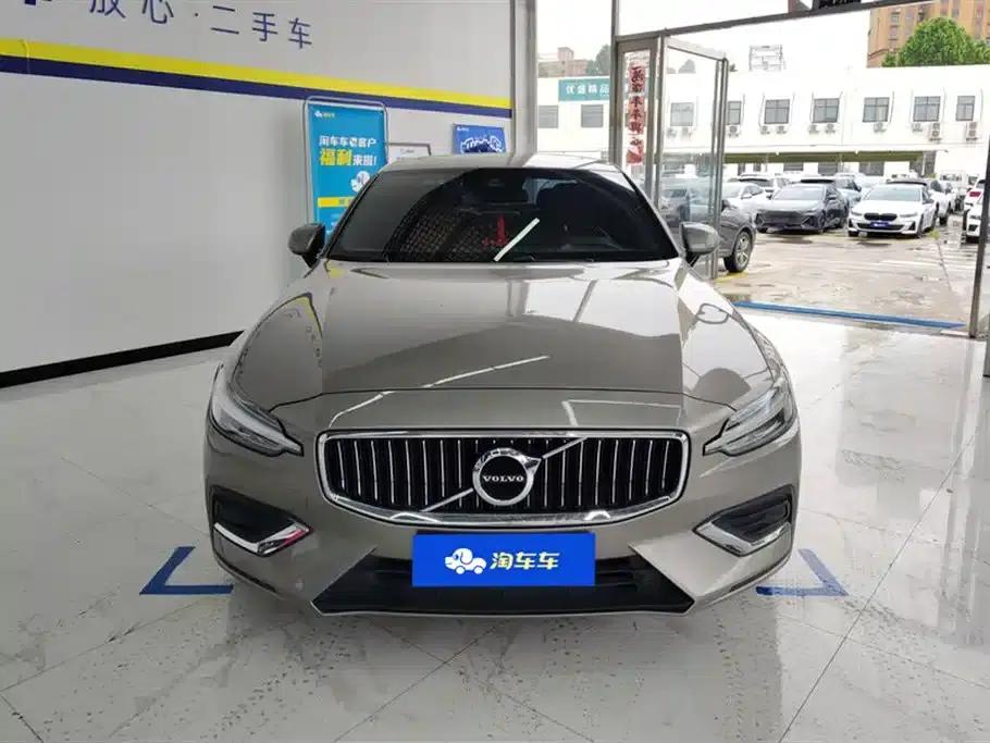 2021 Volvo S60 T4 Inscription Luxury Edition — миниатюра 2