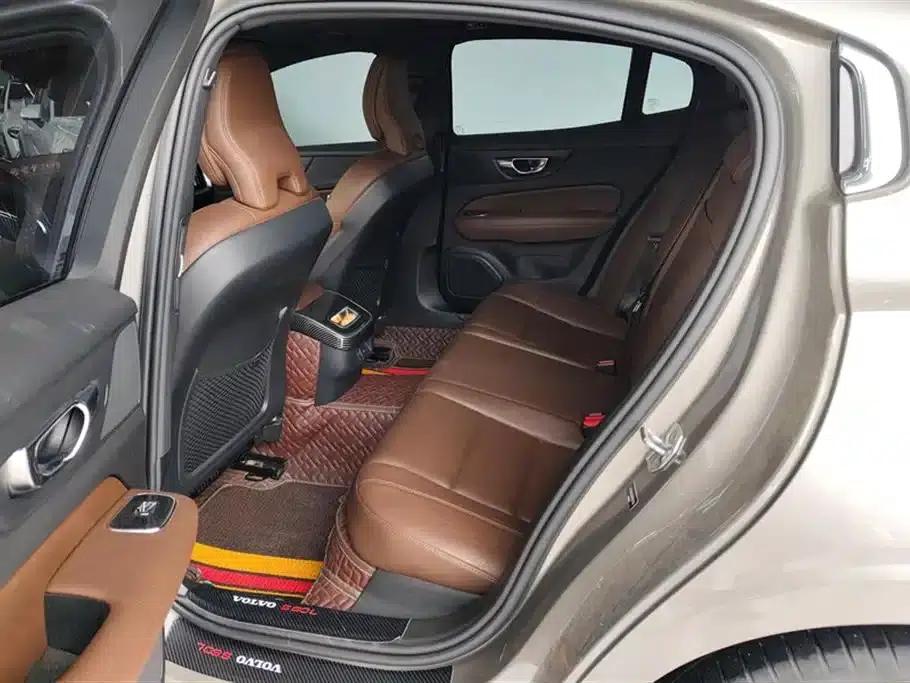 2021 Volvo S60 T4 Inscription Luxury Edition — миниатюра 11