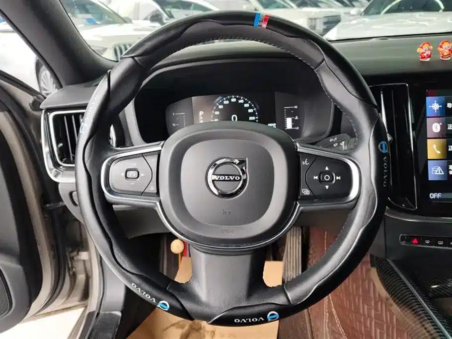 2021 Volvo S60 T4 Inscription Luxury Edition — миниатюра 15