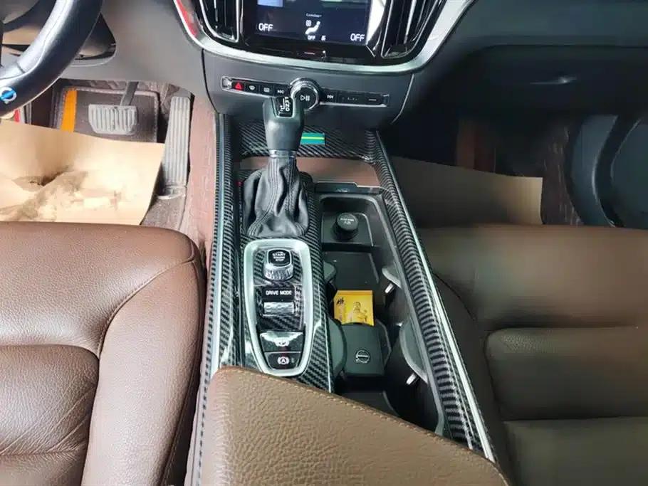 2021 Volvo S60 T4 Inscription Luxury Edition — миниатюра 16
