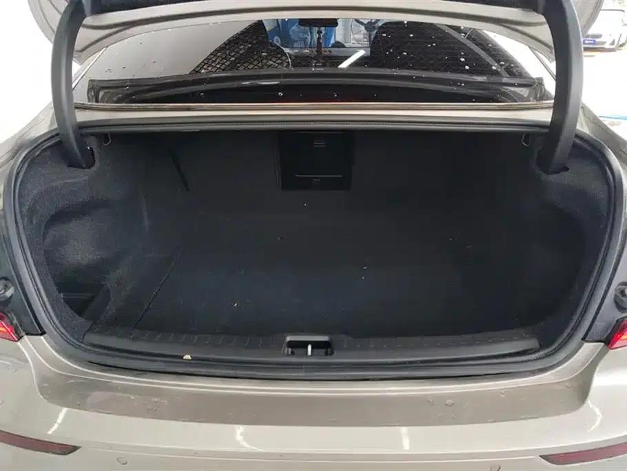 2021 Volvo S60 T4 Inscription Luxury Edition — миниатюра 4