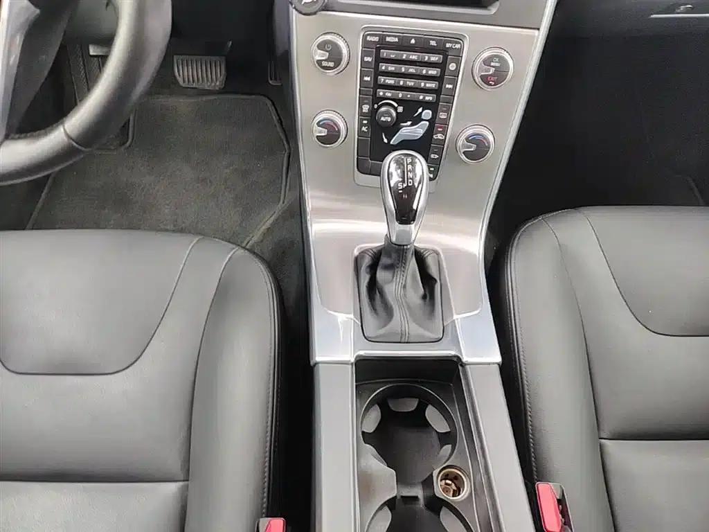 2017 Volvo S60 S60L T3 Smart Edition — миниатюра 14