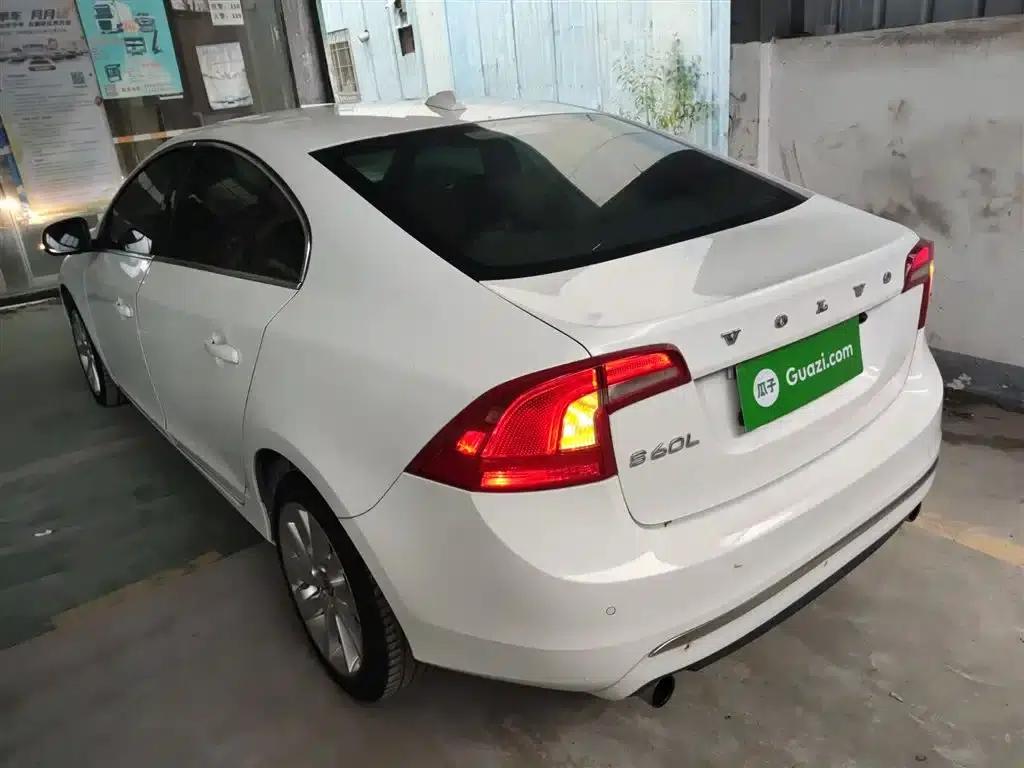 2014 Volvo S60 S60L 2.0T Smart Edition — миниатюра 23