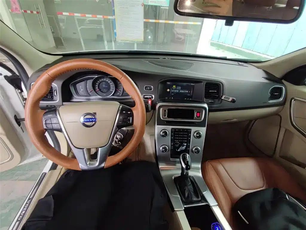 2014 Volvo S60 S60L 2.0T Smart Edition — миниатюра 6