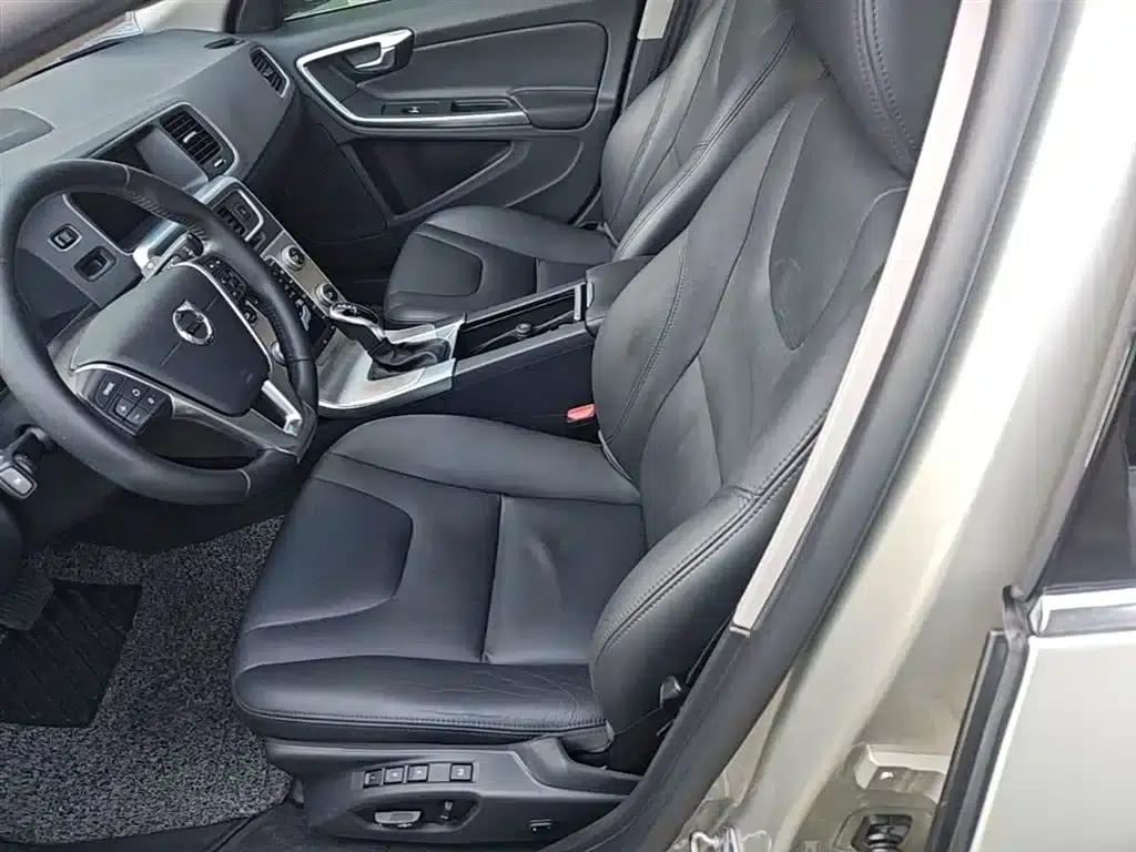 2018 Volvo S60 S60L T3 Smart Progressive Edition — миниатюра 15
