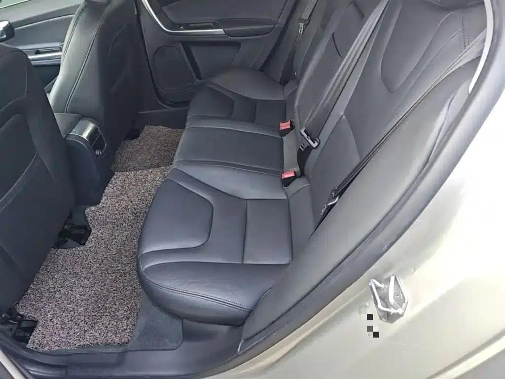 2018 Volvo S60 S60L T3 Smart Progressive Edition — миниатюра 17