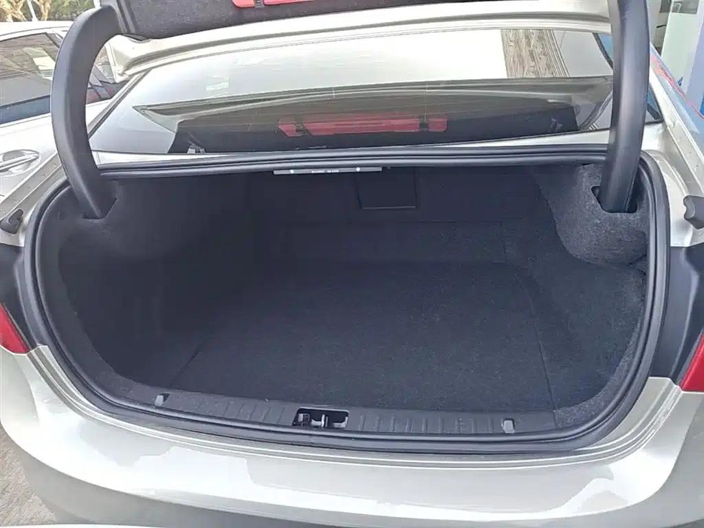2018 Volvo S60 S60L T3 Smart Progressive Edition — миниатюра 19