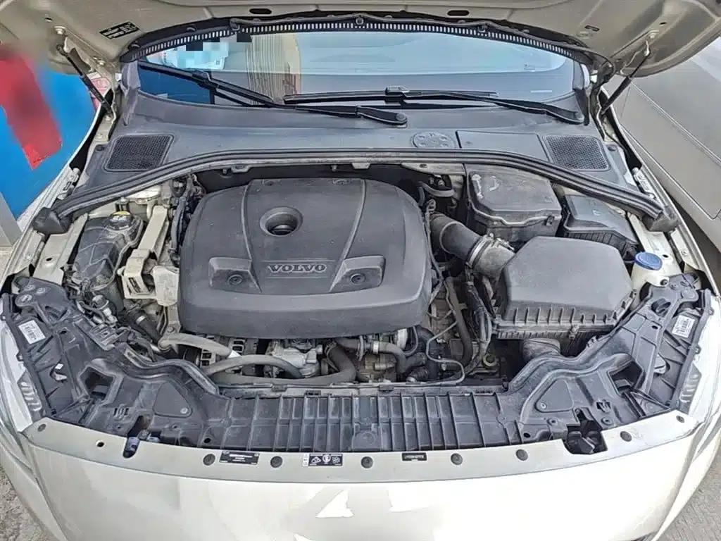 2018 Volvo S60 S60L T3 Smart Progressive Edition — миниатюра 20