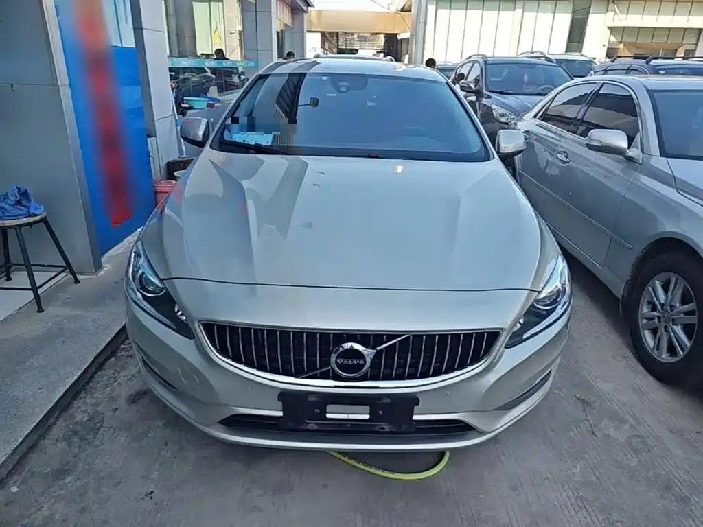 2018 Volvo S60 S60L T3 Smart Progressive Edition — миниатюра 3